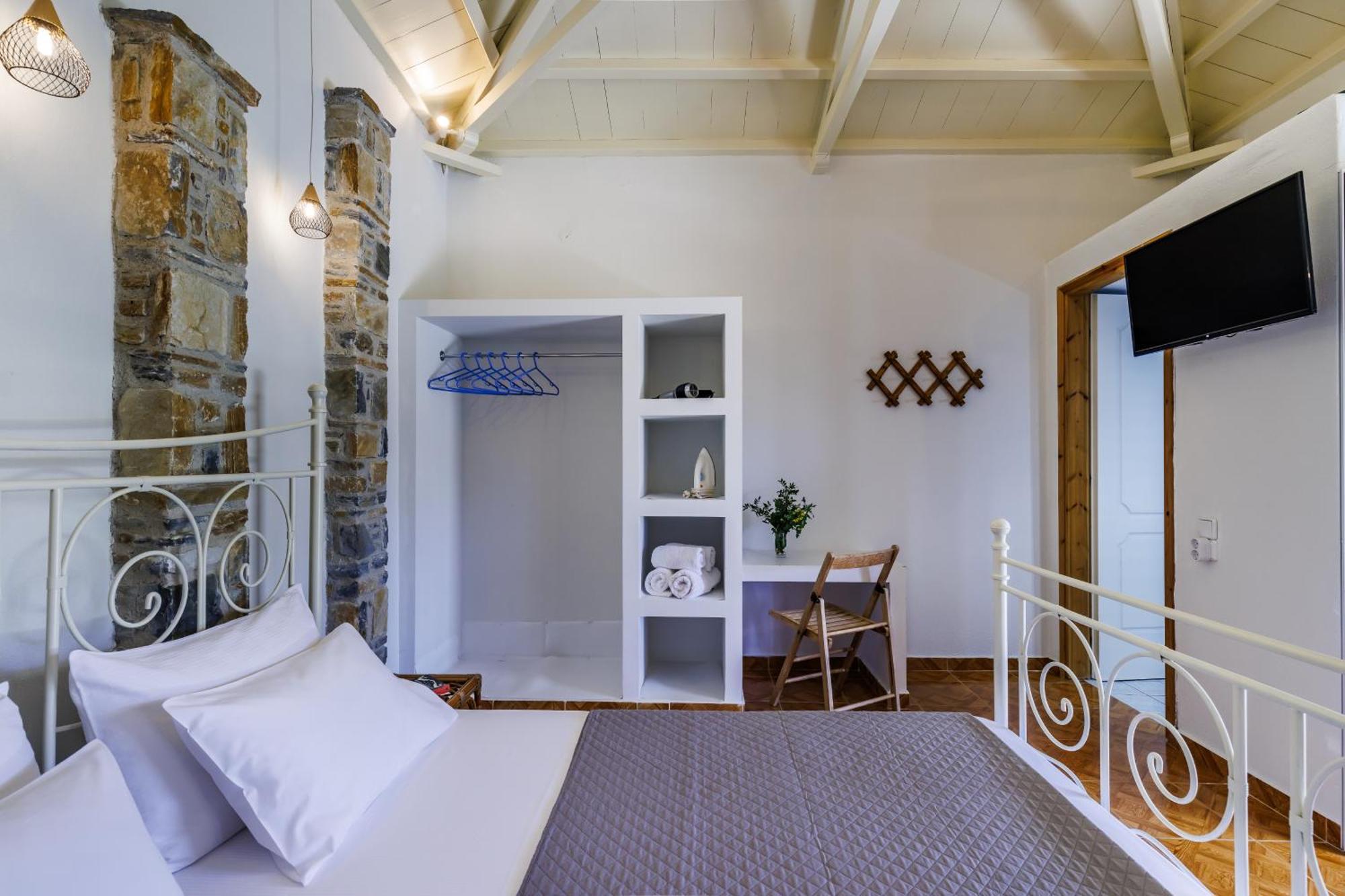 Likasti Apartment Skopelos Town Bagian luar foto
