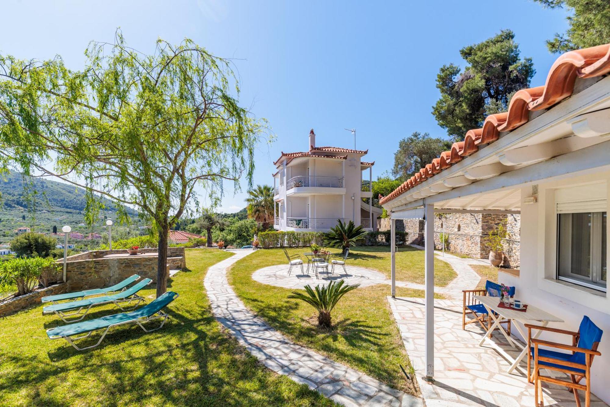 Likasti Apartment Skopelos Town Bagian luar foto