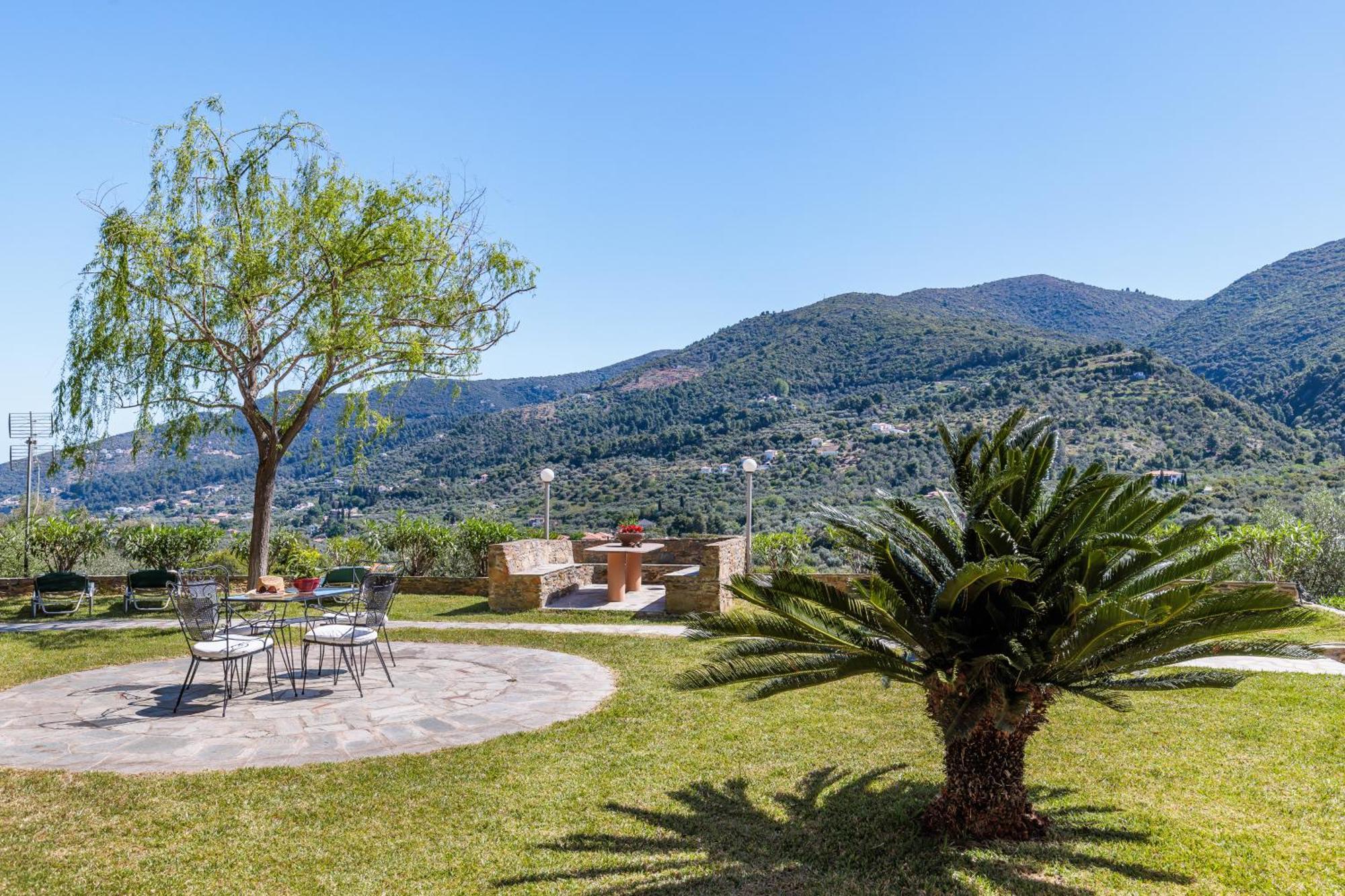 Likasti Apartment Skopelos Town Bagian luar foto